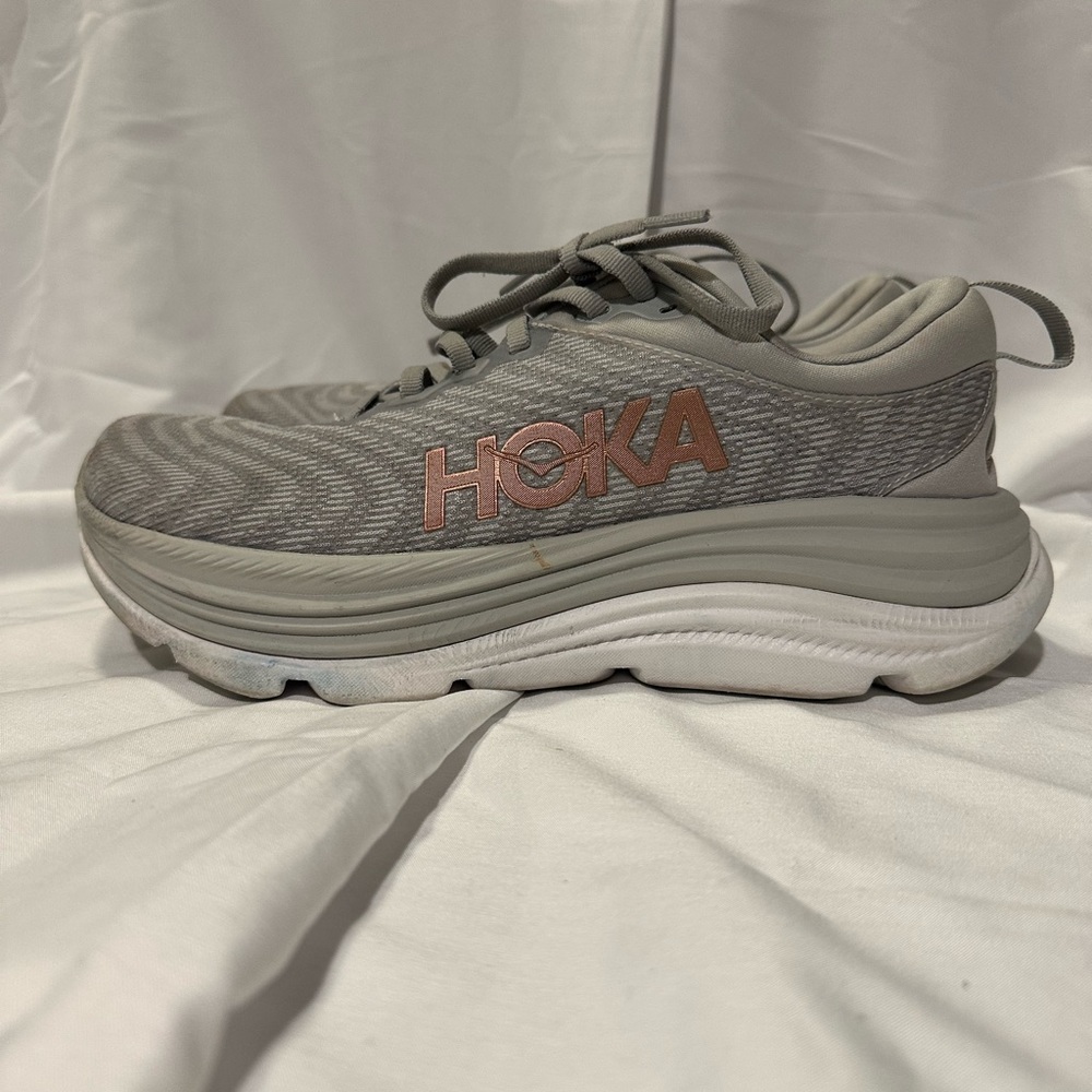 Hoka Women's Light Gray Athletic Shoe with Rose Gold Logo